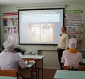 14 февраля - День Книгодарения. Преподаватель русского языка и литературы Светлана Федотова провела занятие на тему "День книгодарения"!